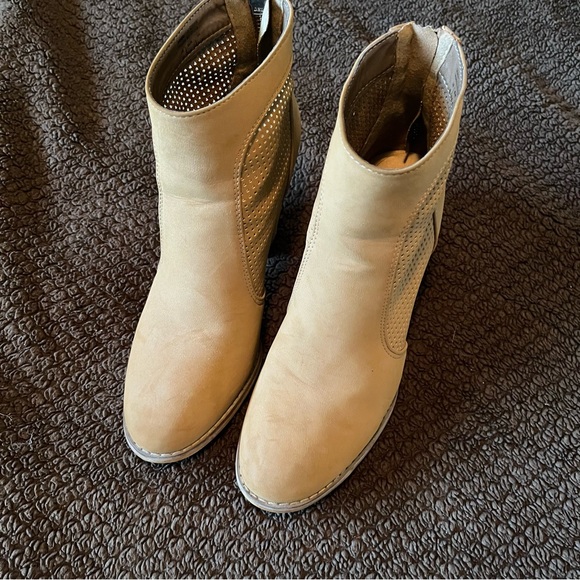 Heeled booties - Picture 5 of 5